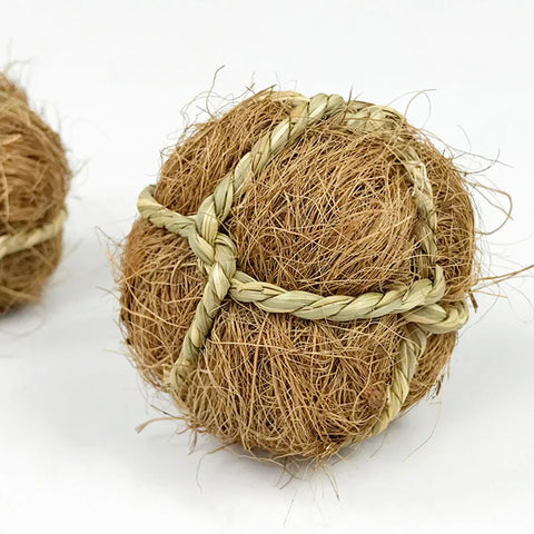 Interactive Chew Toy for Small Pets - 7CM Natural Grass Ball for Guinea Pigs, Rabbits, and Hamsters